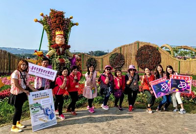 「花仙子」穿梭新社花海 快閃力推台灣燈會