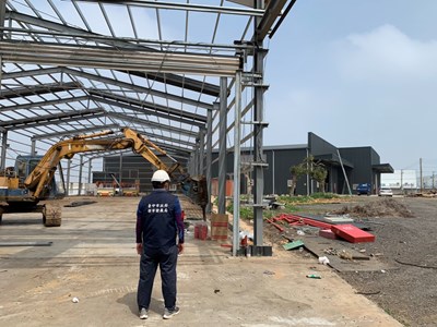 清水區神清路農地違建自拆中 (1)