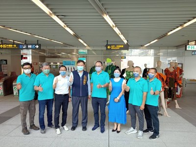 台中市政府經濟發展局與天津路服飾商圈管理委員會媒合亞洲大學時尚設計學系跨界操刀,首次於文心中清捷運站舉辦時尚服飾概念聯合展